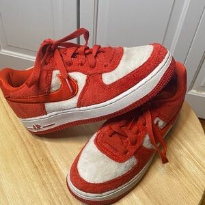 Nike Air Force 1 Kids Fuzzy Valentines Red and White Sneakers Size 3.5